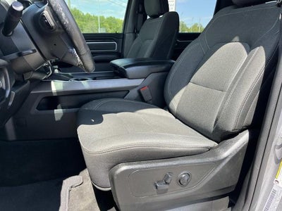 2020 RAM 1500 Big Horn Crew Cab 4x4 5'7" Box
