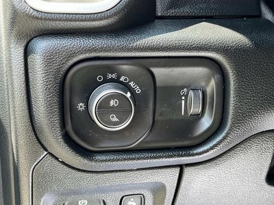 2020 RAM 1500 Big Horn Crew Cab 4x4 5'7" Box